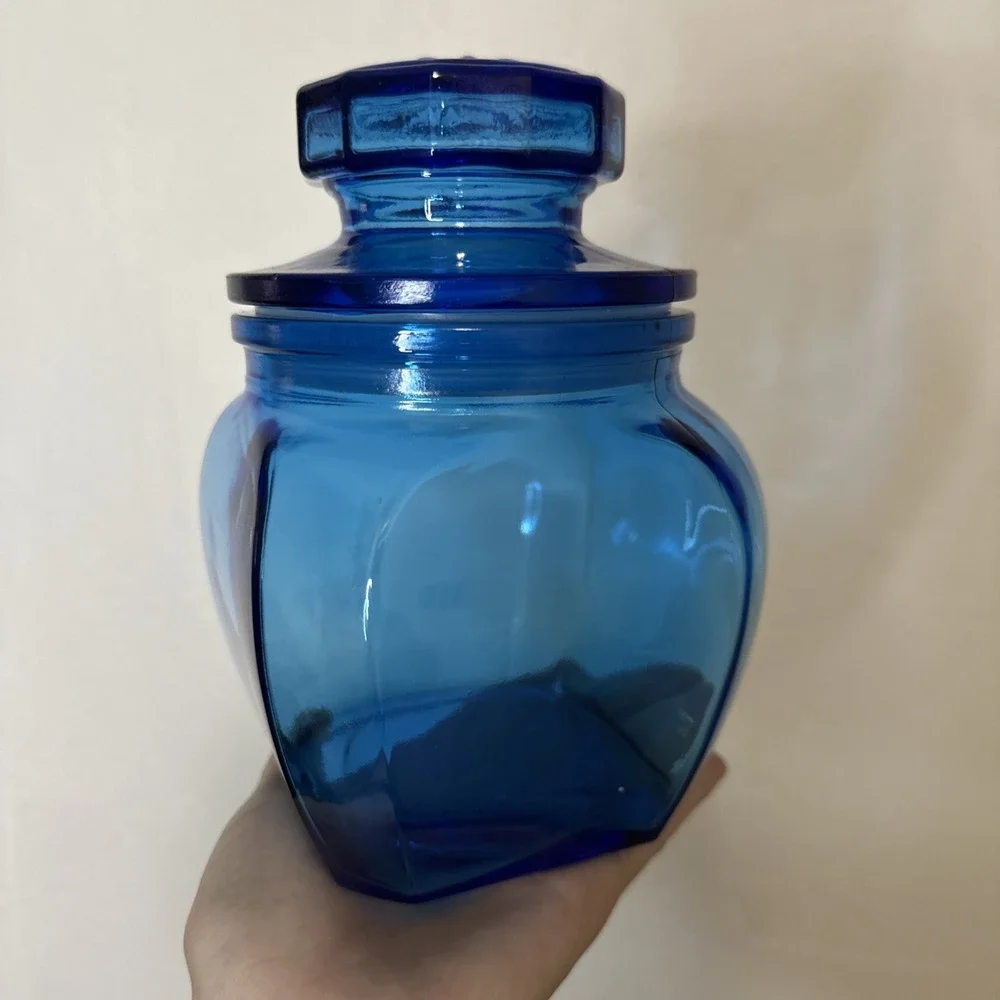 Vintage Collectible Anchor‎ Hocking Cobalt Blue Apothocary Glass Jar with Lid